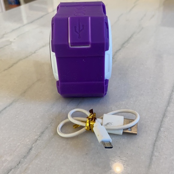 LSU Shock Box Speaker with charging cord - Picture 5 of 7